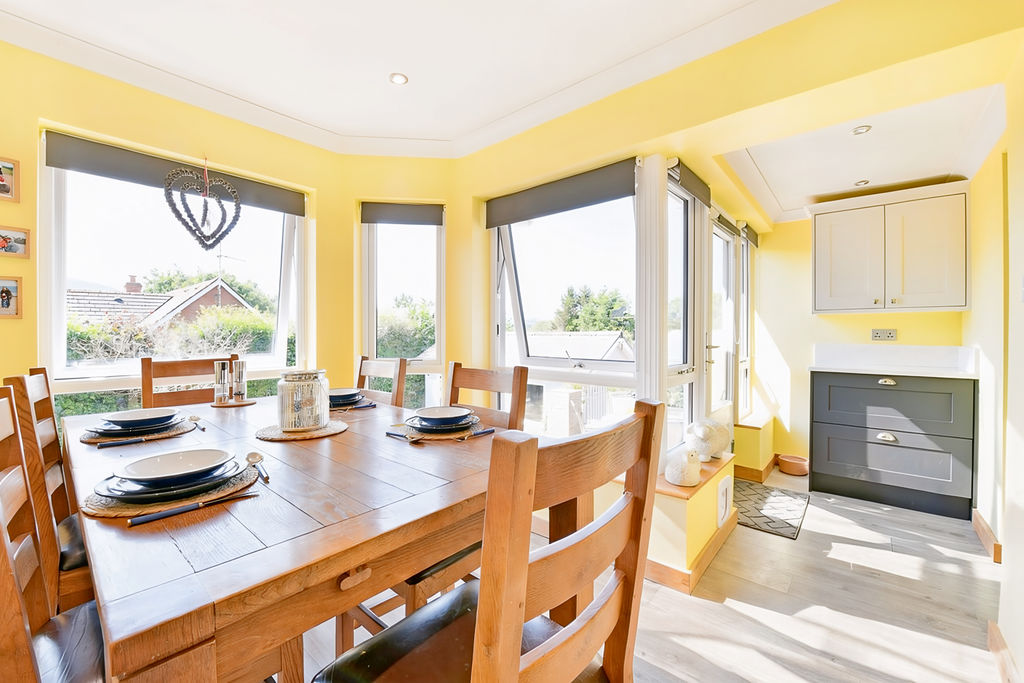 Dining Area- click for photo gallery